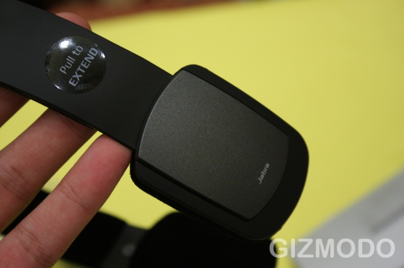 Illustration for article titled Hands On Jabra Halo Bluetooth Headset: Really, Really Slim